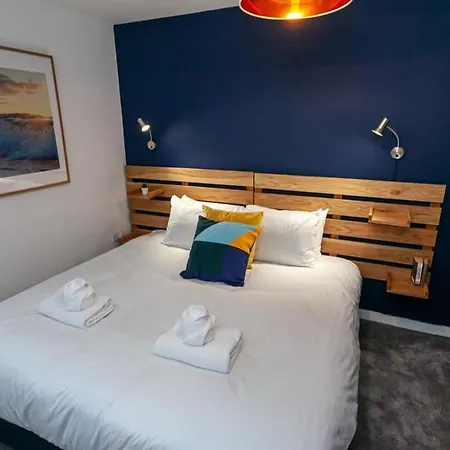 Modern 2 Bed Flat 5Min To Old Trafford Stadium-3