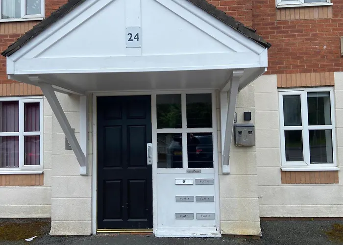 Lovely 2 Dbl Bed Near Heaton Park And North Manchester Hospital With Parking